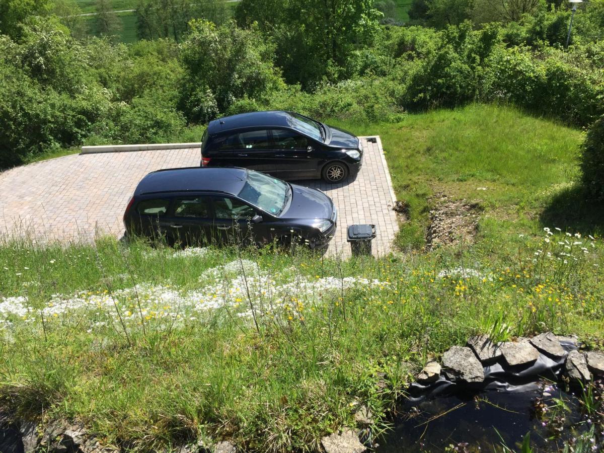 Idyllisch Wohnen Im Weserbergland - Bungalow Mit Phantastischer Aussicht Fuer 4 Personen Polle Exterior foto