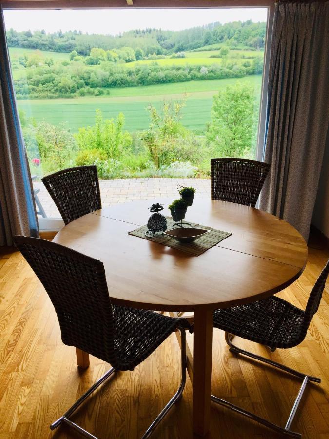 Idyllisch Wohnen Im Weserbergland - Bungalow Mit Phantastischer Aussicht Fuer 4 Personen Polle Exterior foto